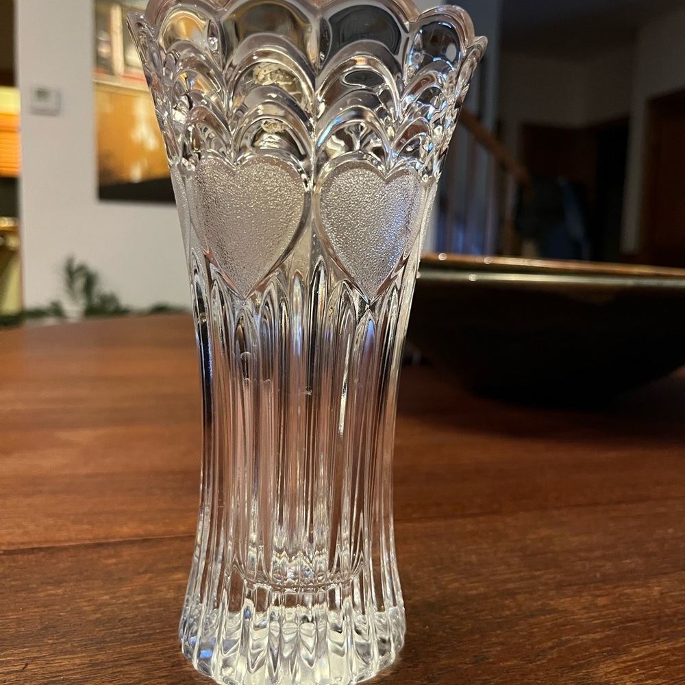 ❤️ Elegant Crystal Glass Heart Vase